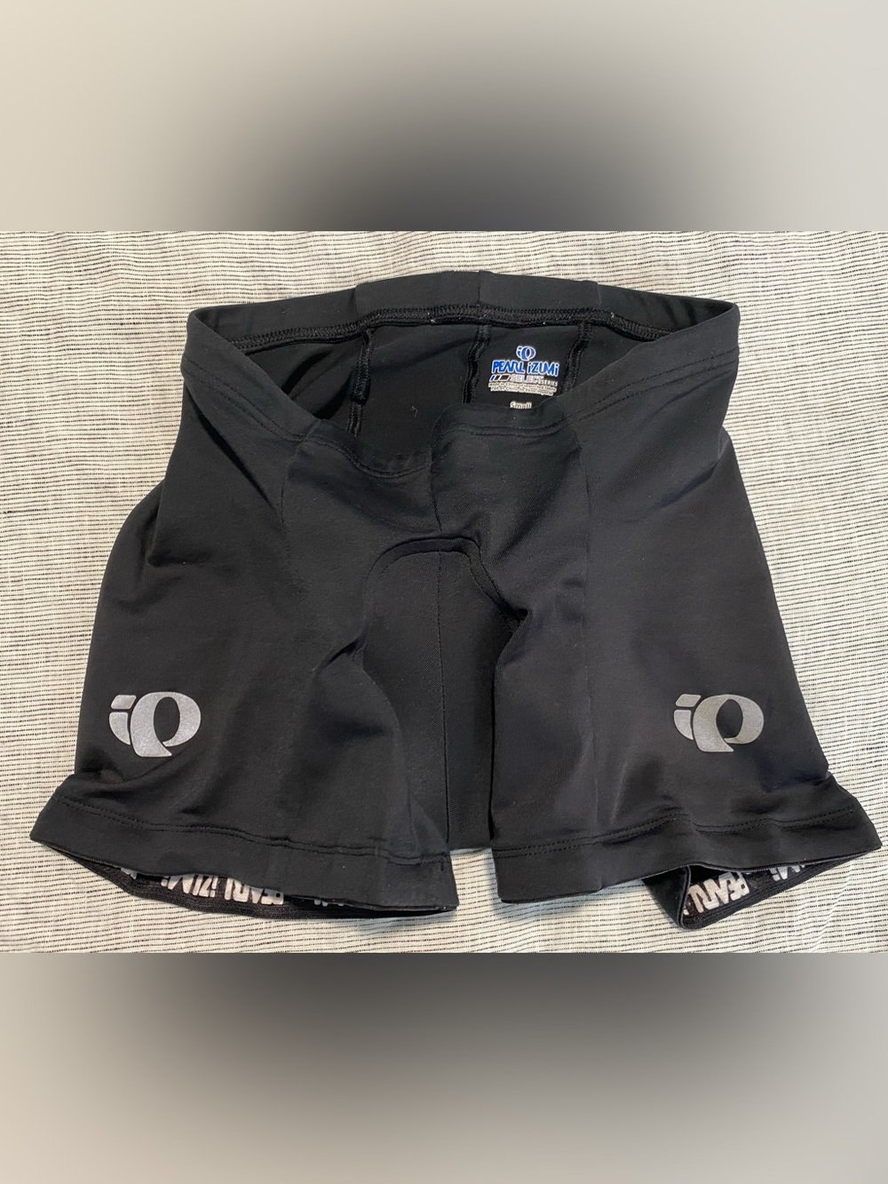 LIKE NEW. Pearl Izumi Black Padded Cycling Shorts